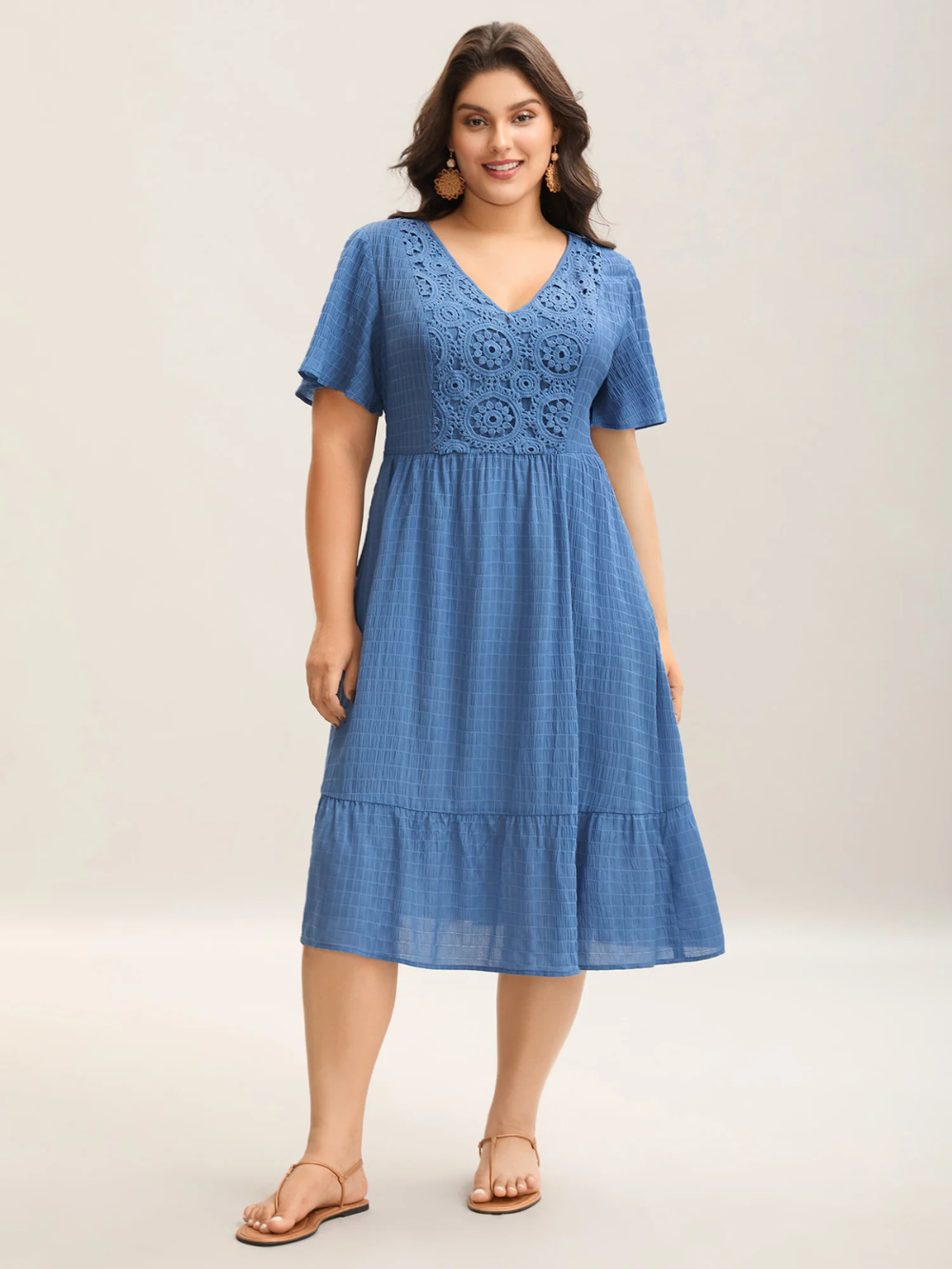 Vestido Midi Lumi con encaje texturizado y bolsillos