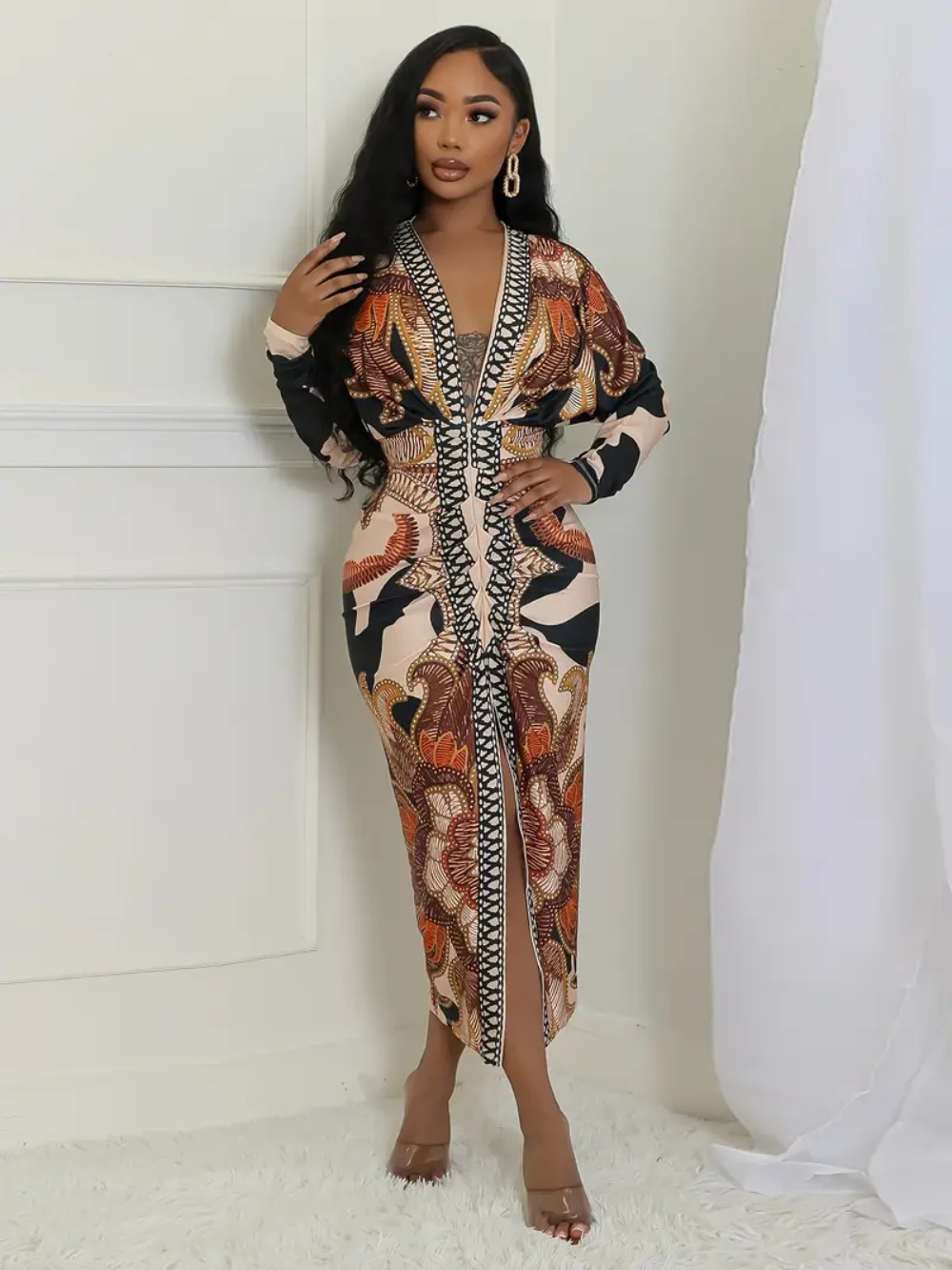 Vestido midi con estampado barroco y escote en V