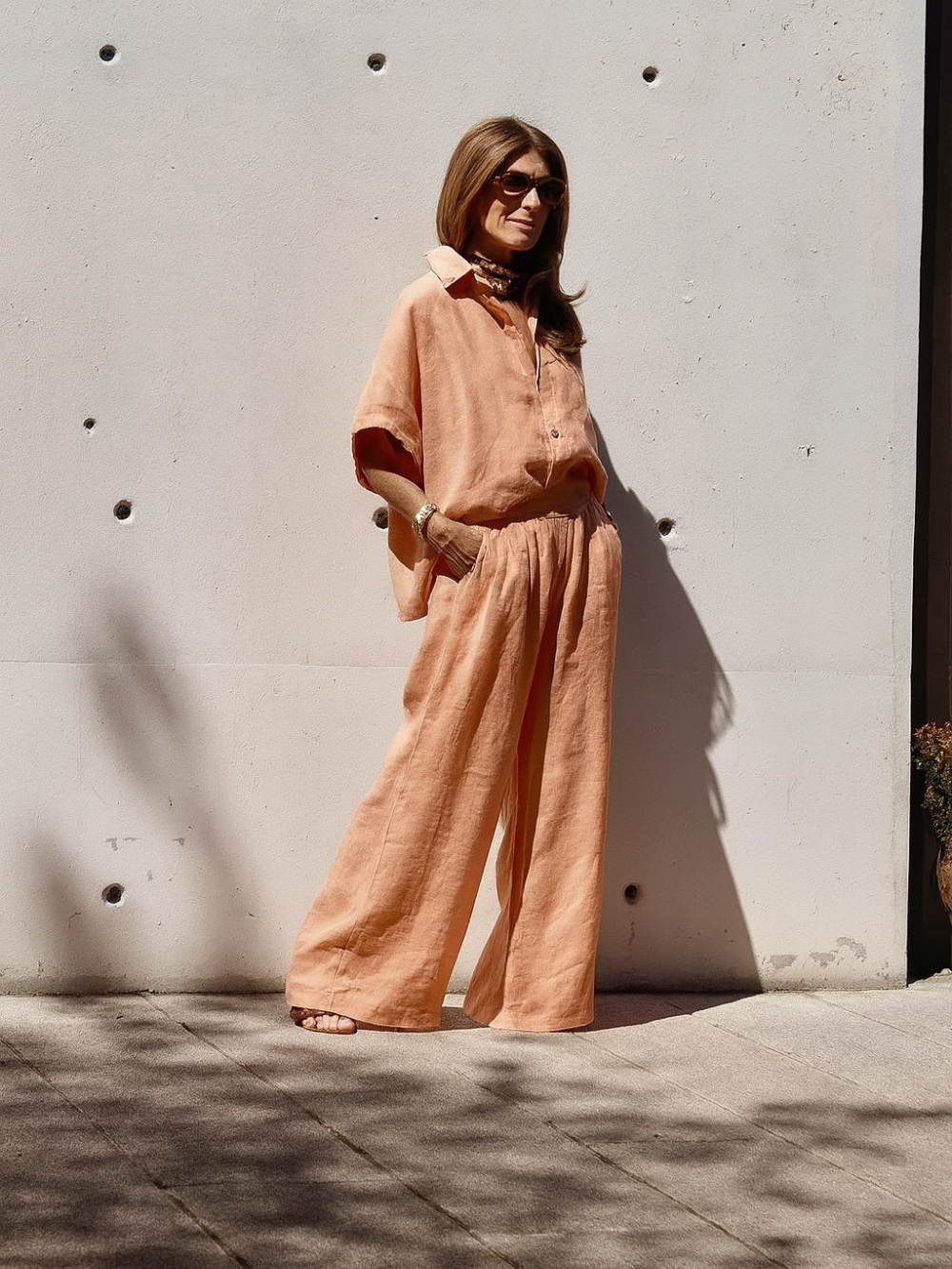 Conjunto de camisa y pantalón holgado en lino