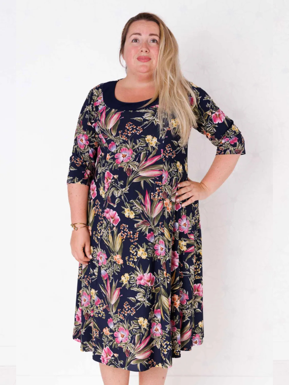 Vestido Floral Bella con Mangas 3/4
