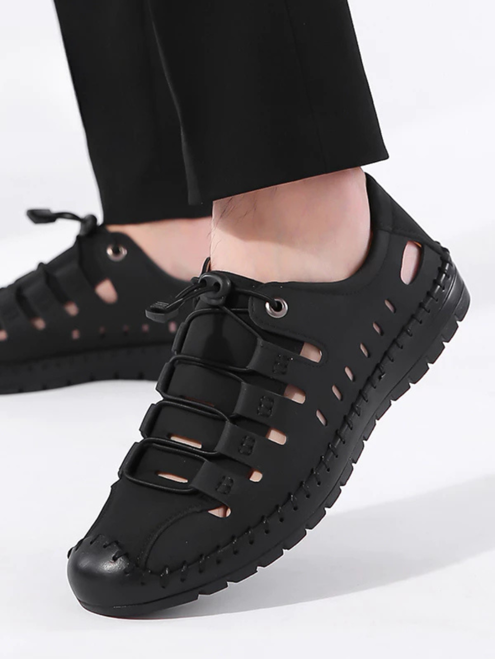 Sandalias huecas de cuero